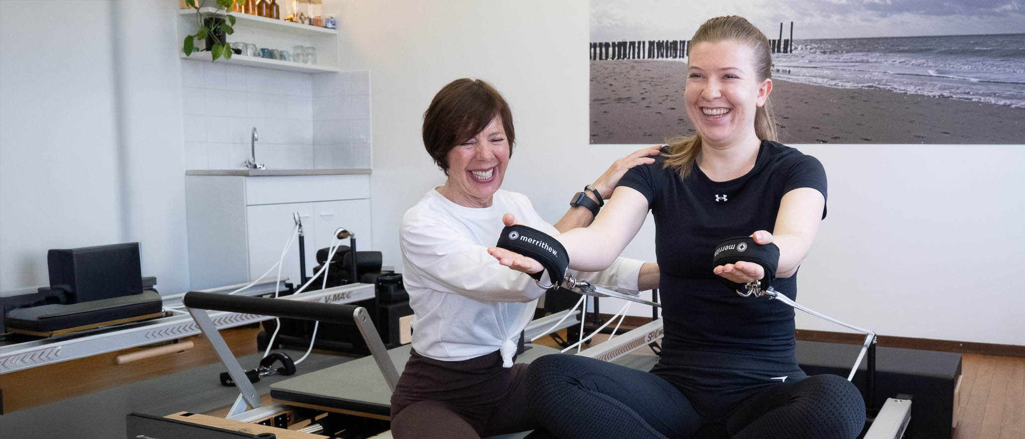 Samen trainen op de reformer bij Pilates Delft